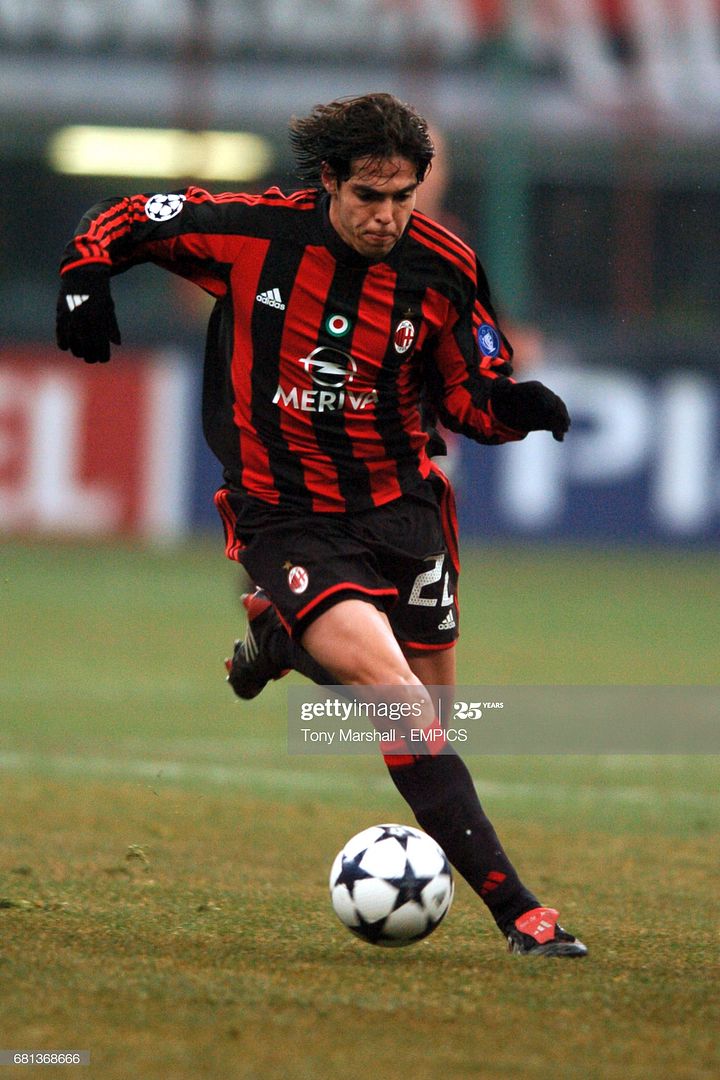 歴代UEFAチャンピオンズリーグ(2003~2011)、Finalピンバッジ s-l400.jpg